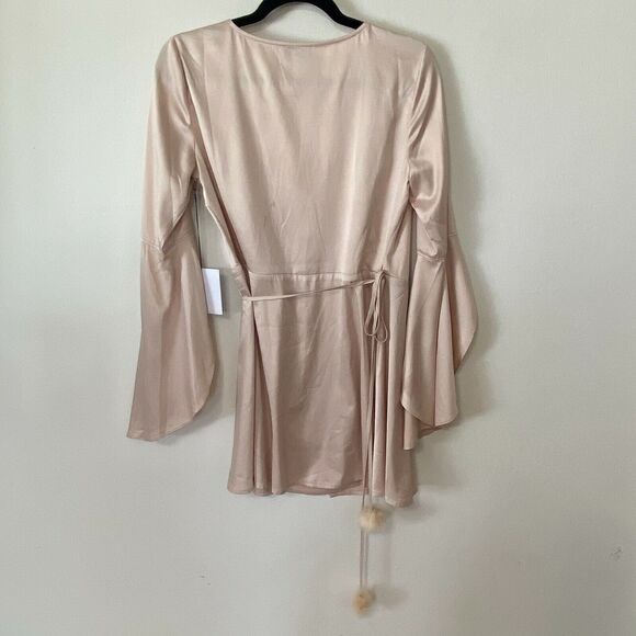 NWT Revolve Majorelle Satin Hex Mini Tie Wrap Blush Ritual Slit Bell Sleeve SM - Picture 8 of 11